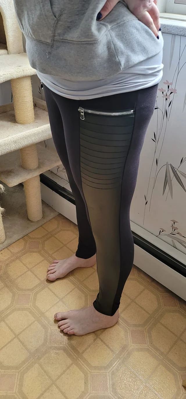 RIBBED FAUX LEATHER ZIPPER LEGGING - Image 11